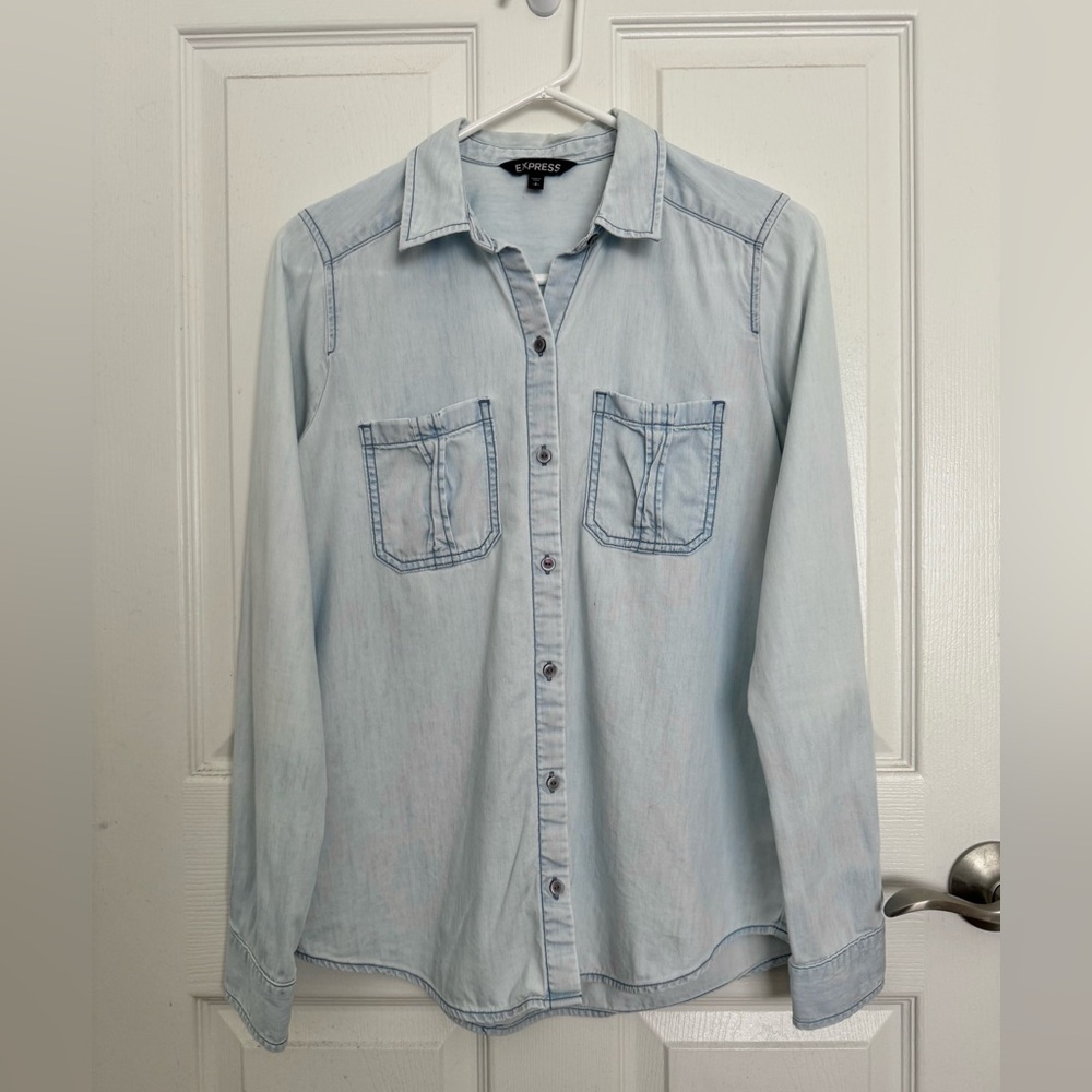 Express Light Chambray Button Up Shirt